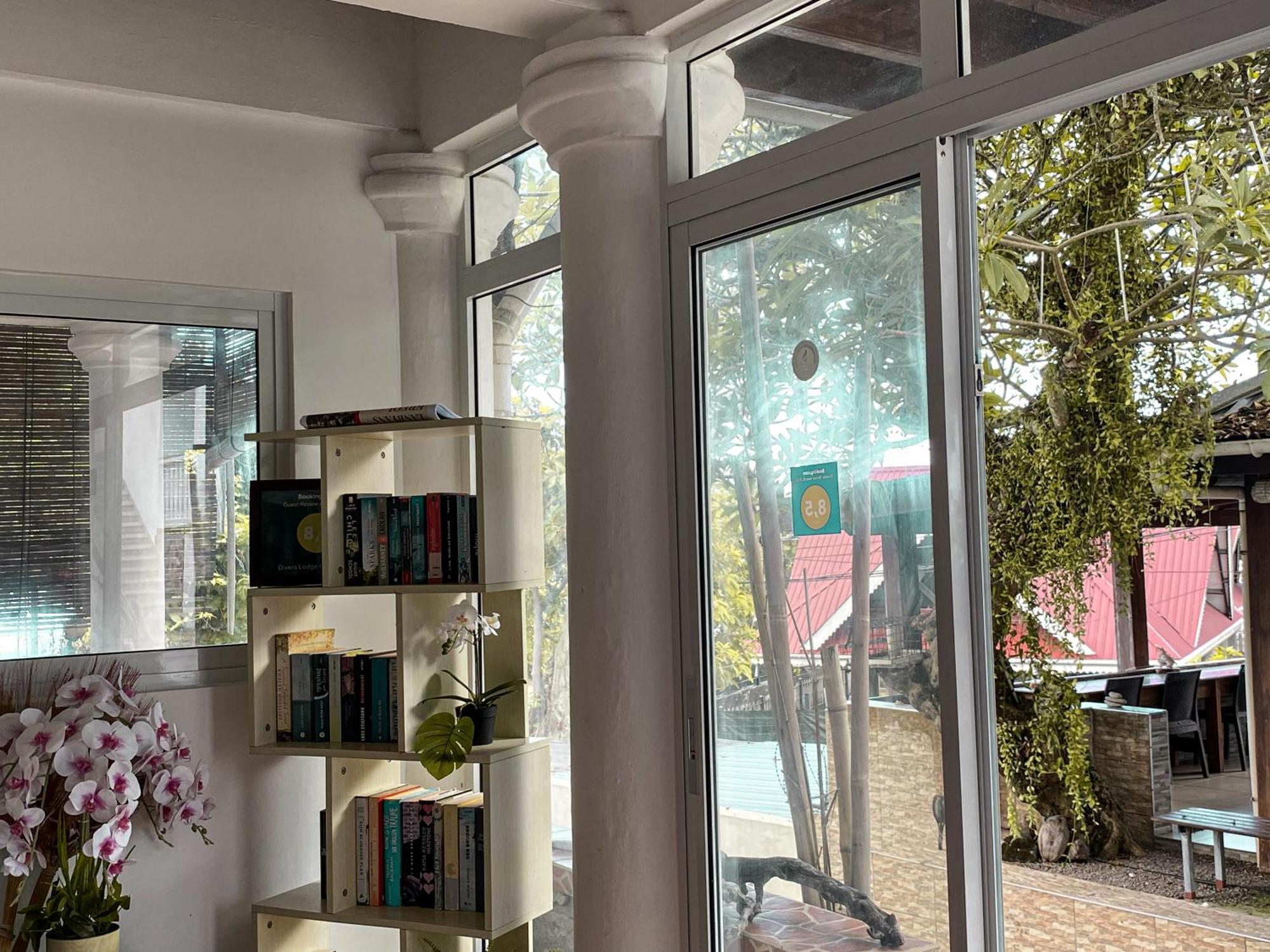 Divers Lodge Guest House Бо Валон Екстериор снимка