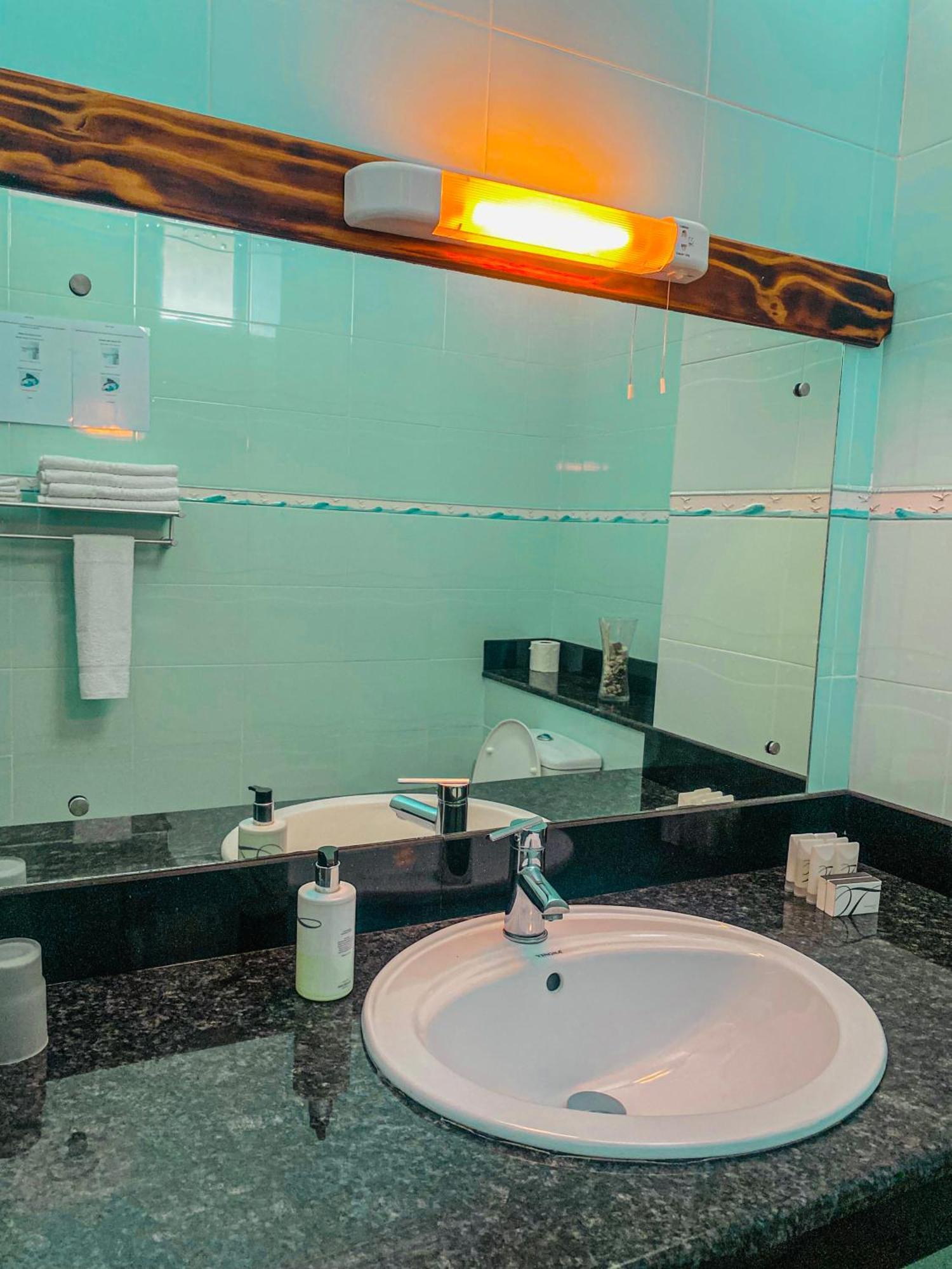 Divers Lodge Guest House Бо Валон Екстериор снимка