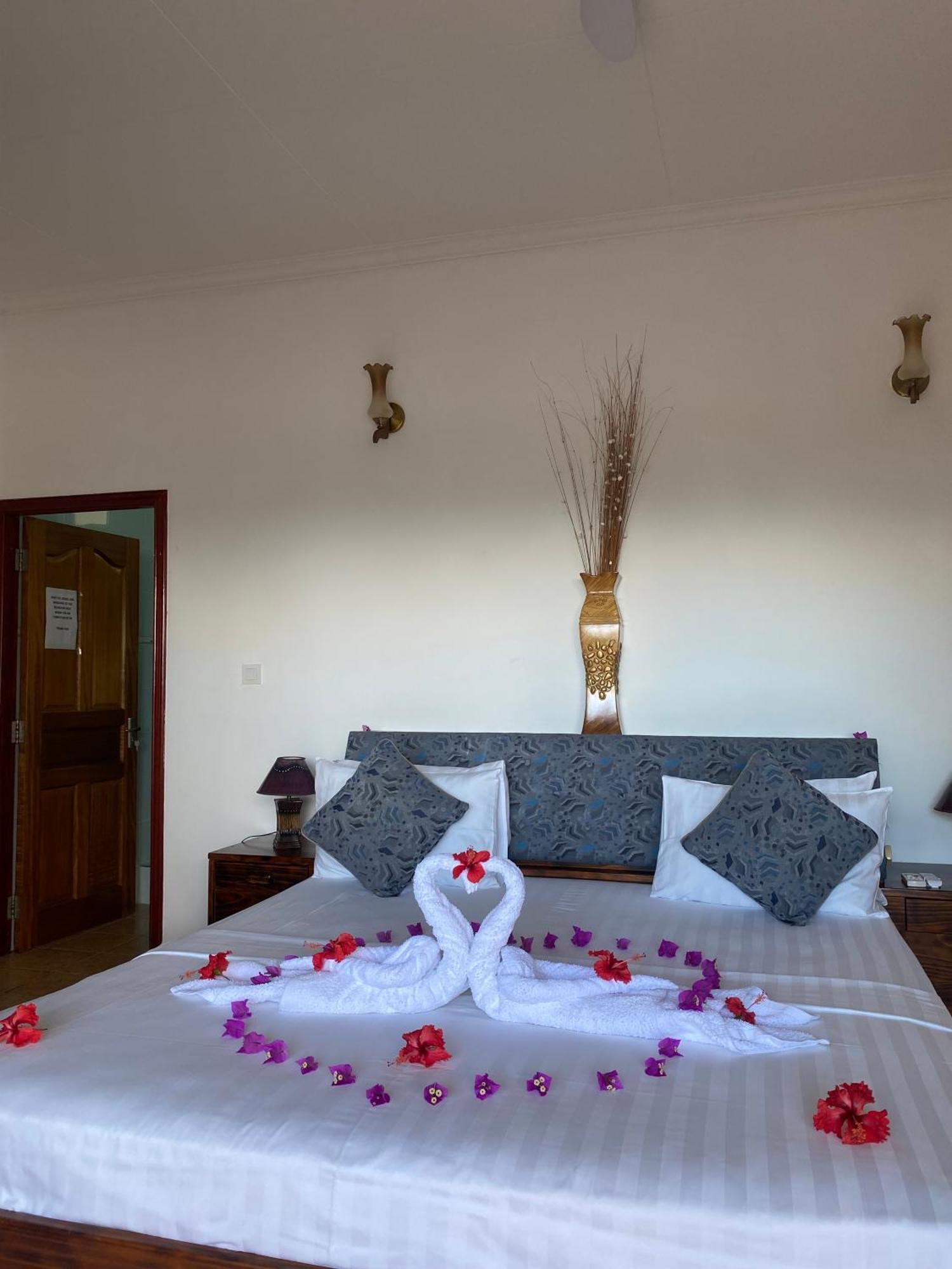 Divers Lodge Guest House Бо Валон Екстериор снимка