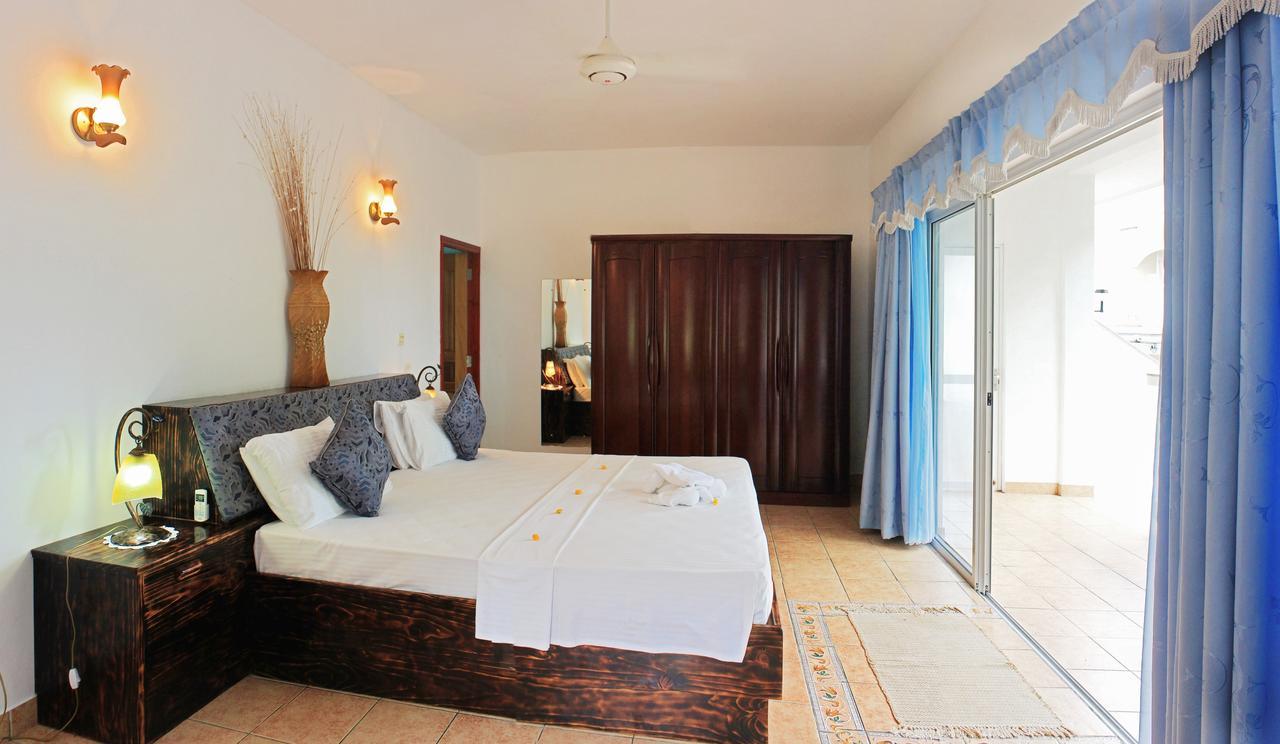 Divers Lodge Guest House Бо Валон Екстериор снимка